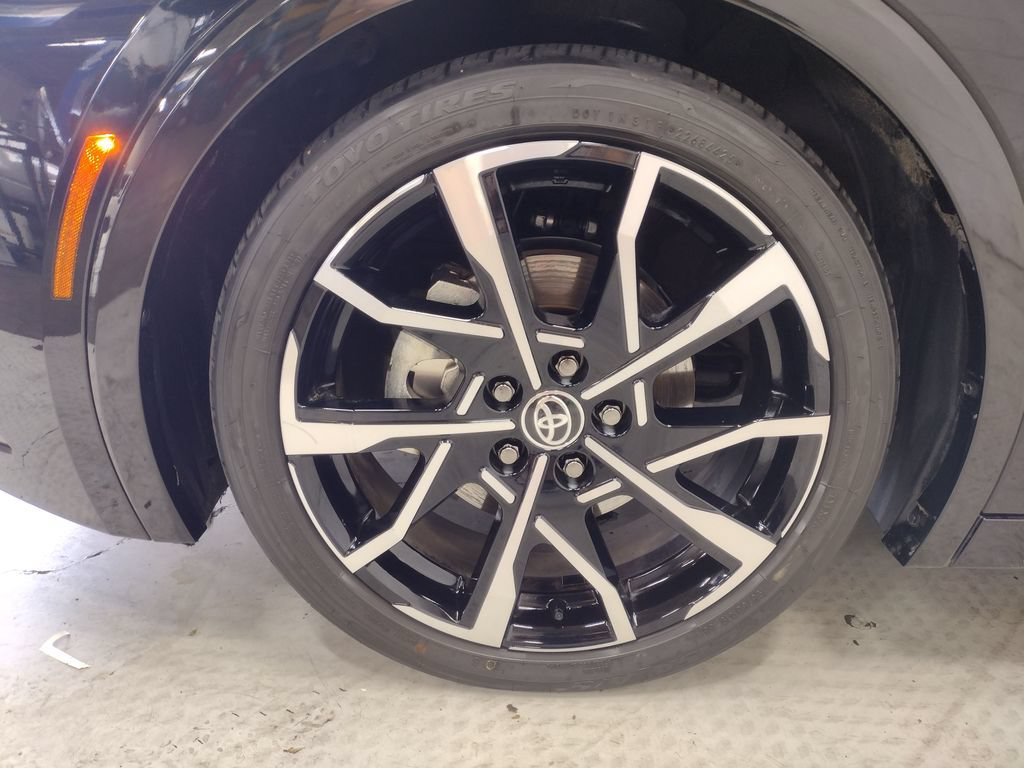 Used 2024 Toyota Prius Prime FWD image 5