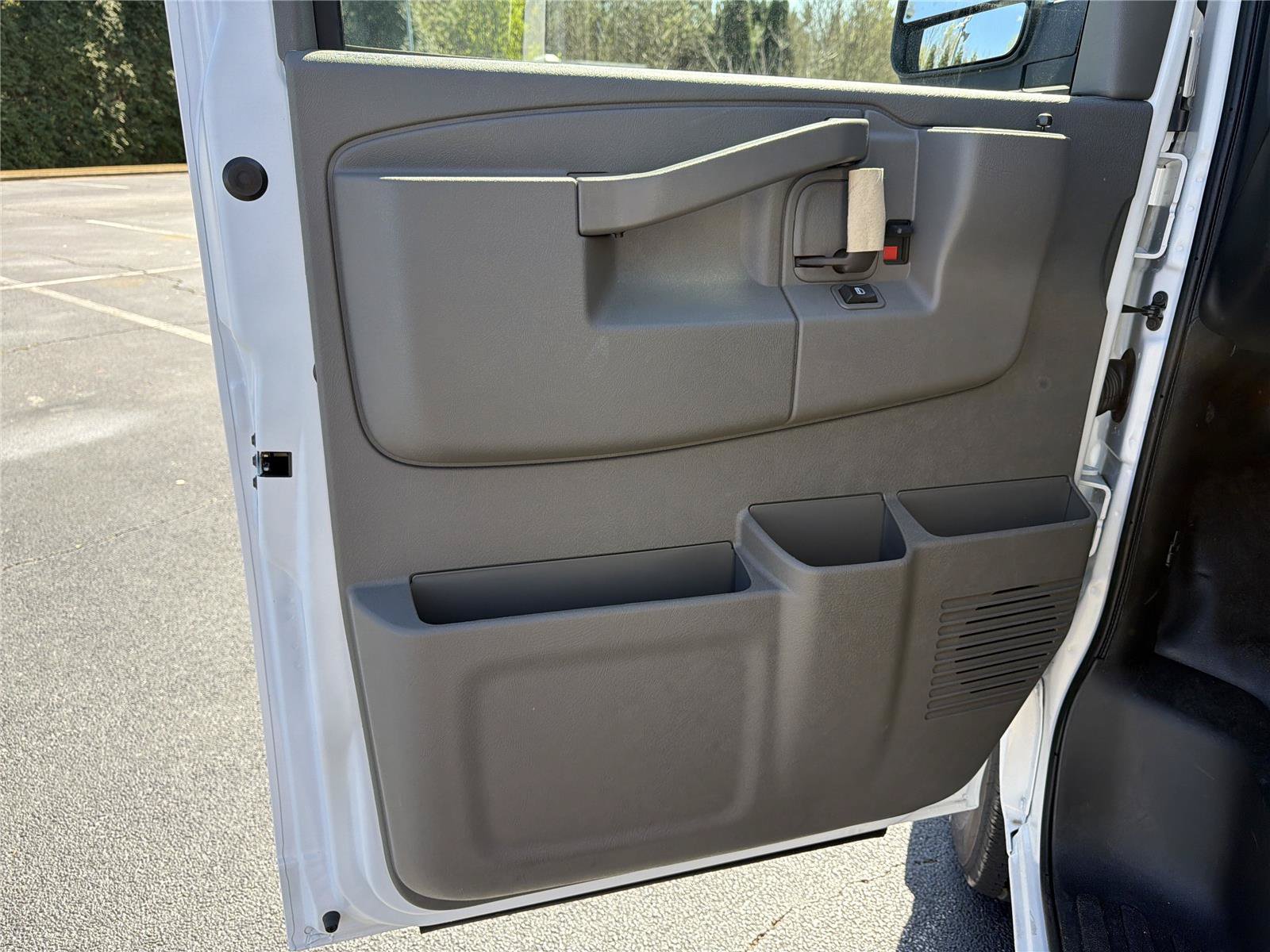 New 2025 GMC Savana 2500 w/ Driver Convenience Package RWD image 8