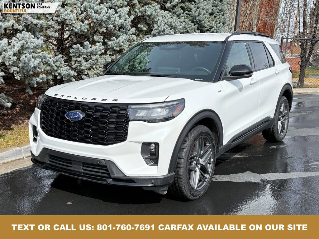 Used 2025 Ford Explorer ST-Line w/ ST-Line Street Pack image 3