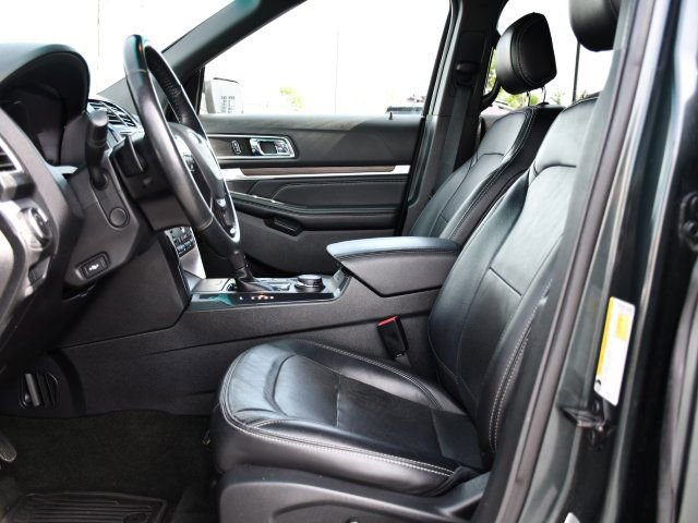Used 2016 Ford Explorer Limited w/ Equipment Group 301A AWD/4WD image 11