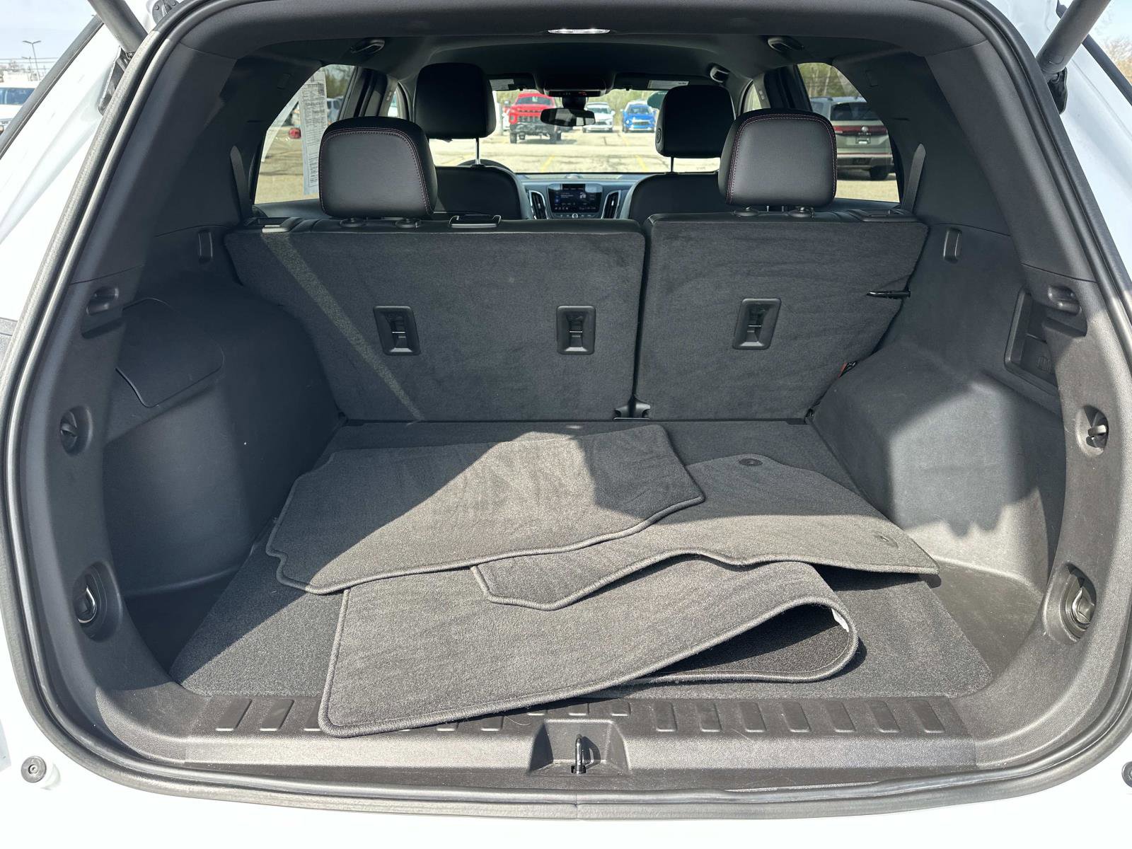 Certified 2023 Chevrolet Equinox RS FWD image 9