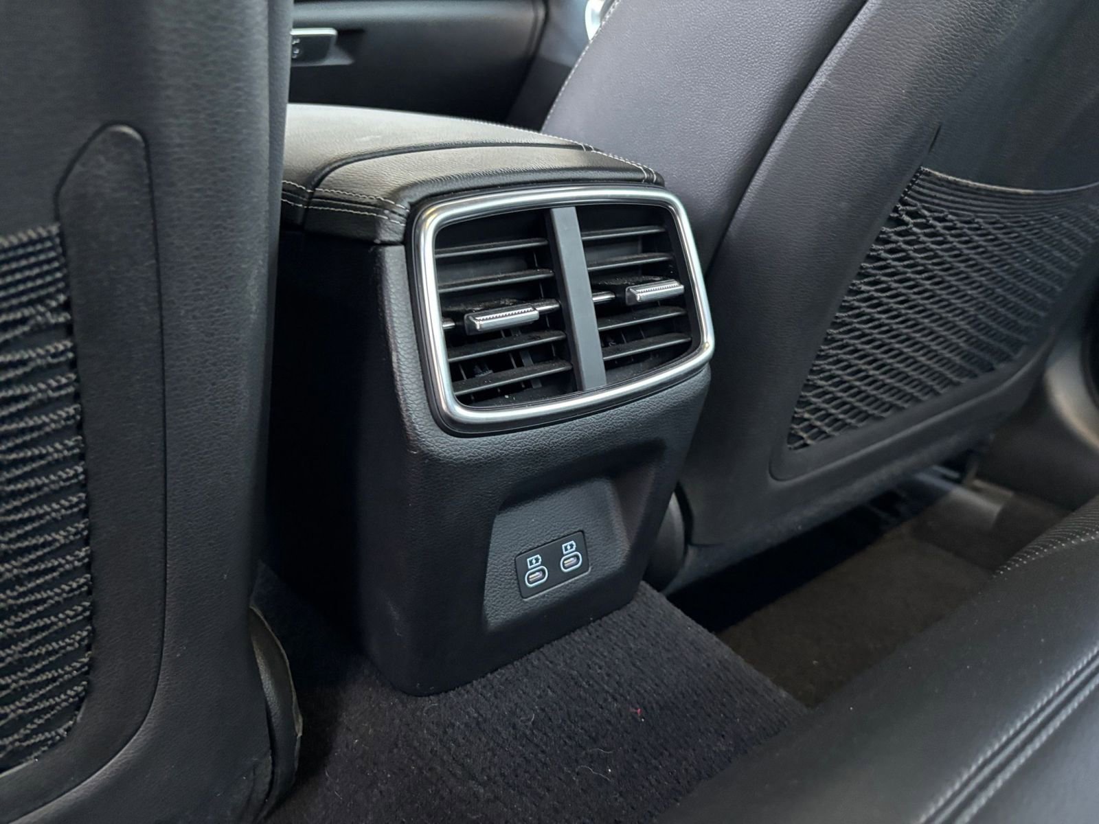 Used 2025 Genesis G70 2.5T image 24