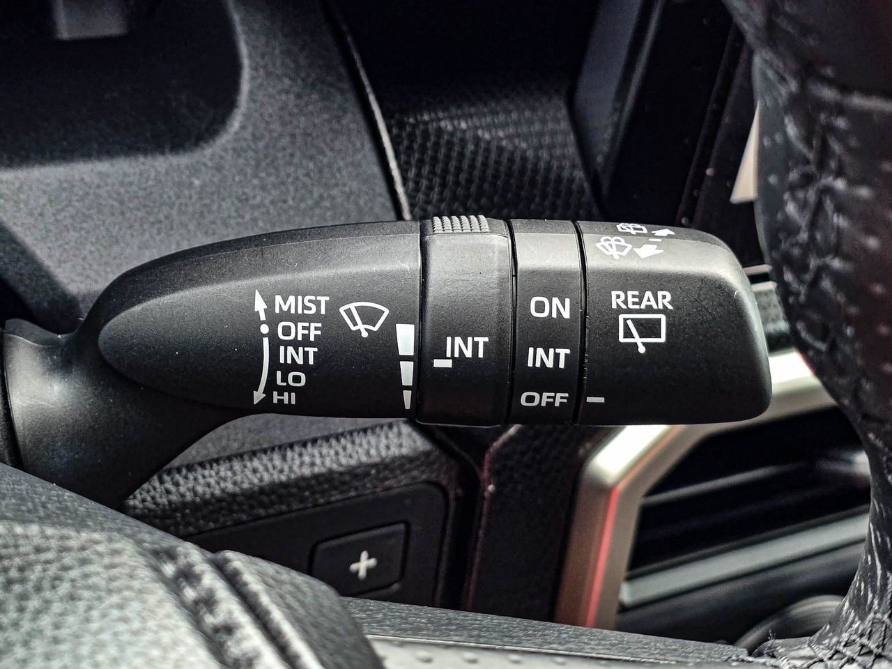 Used 2025 Toyota 4Runner Limited w/ Tow Technology Package AWD/4WD image 26