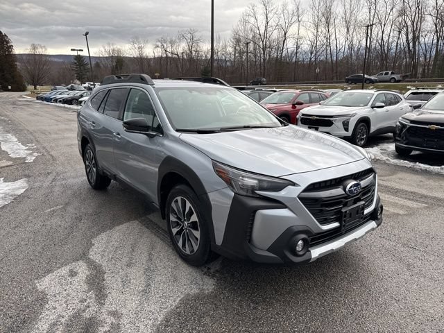 Used 2023 Subaru Outback Limited AWD/4WD image 9