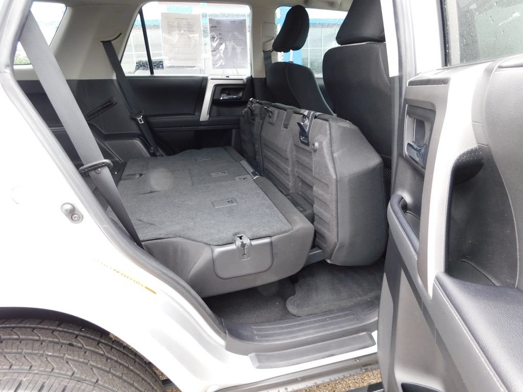 Used 2020 Toyota 4Runner SR5 AWD/4WD image 20