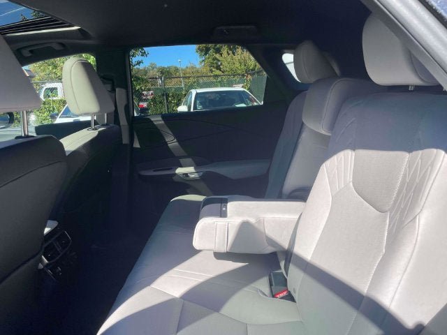 Used 2024 Lexus RX 350 Premium w/ Accessory Package (Z1) AWD/4WD image 14