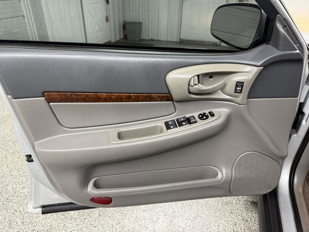 Used 2003 Chevrolet Impala Sedan w/ Preferred Equipment Group image 25