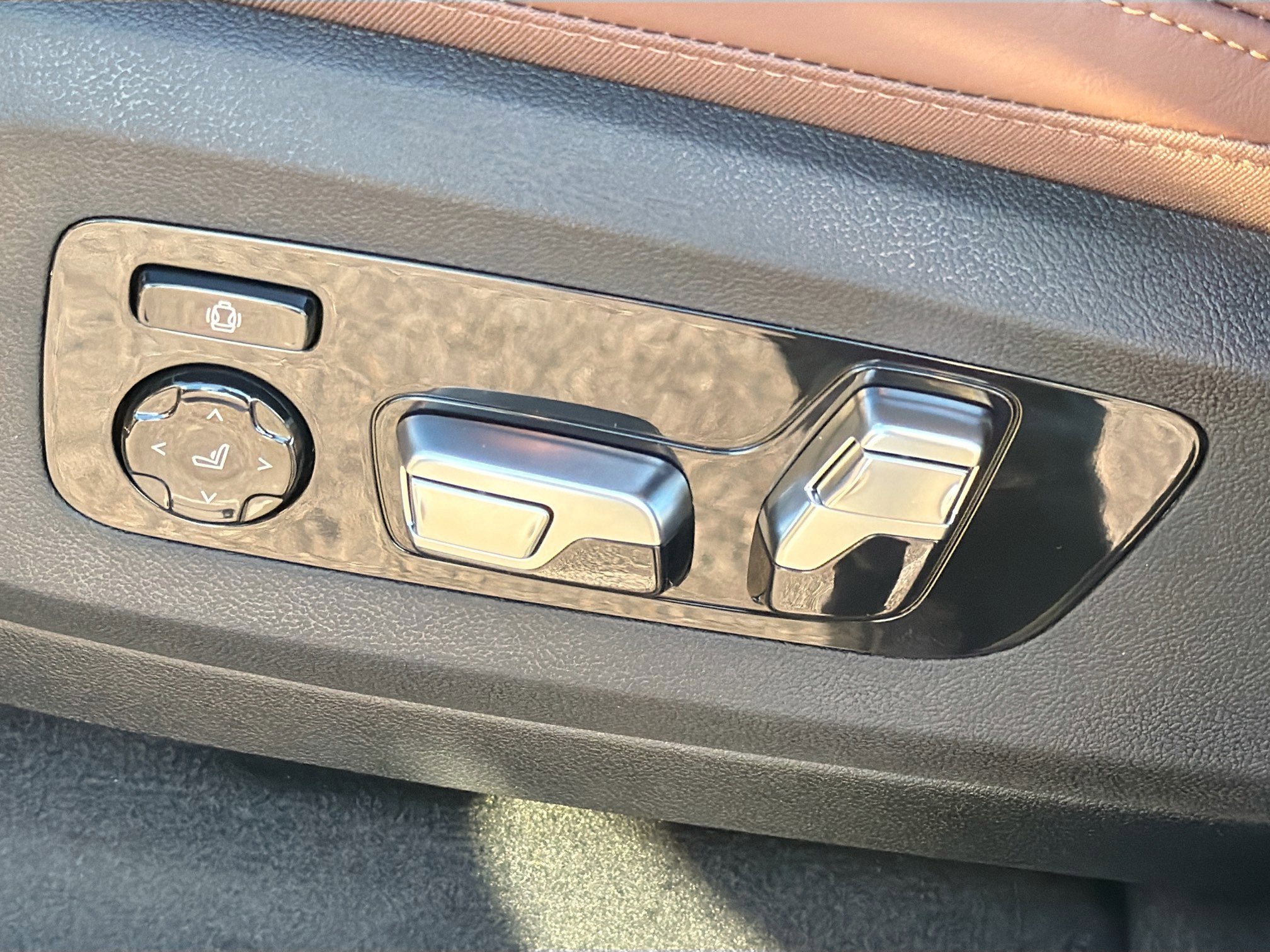 New 2026 BMW X5 xDrive50e w/ Executive Package image 25