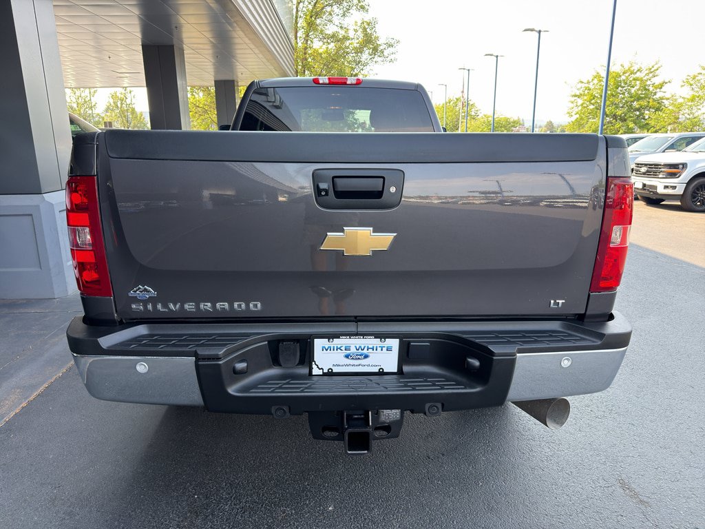 Used 2011 Chevrolet Silverado 2500 LT w/ Interior Plus Package AWD/4WD image 14