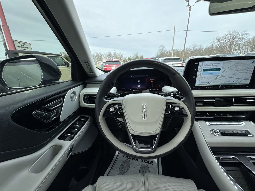 Used 2025 Lincoln Aviator Reserve w/ Equipment Group 201A image 14