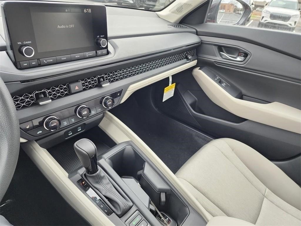 New 2025 Honda Accord SE image 31