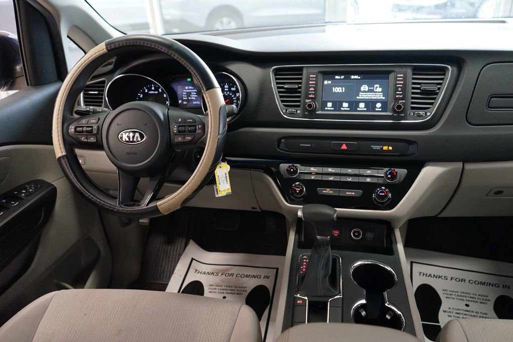 Used 2021 Kia Sedona LX image 9