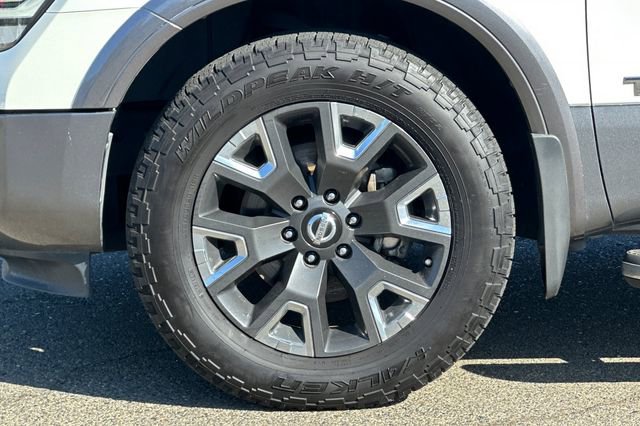 Used 2020 Nissan Titan Platinum Reserve w/ Moonroof Package RWD image 31