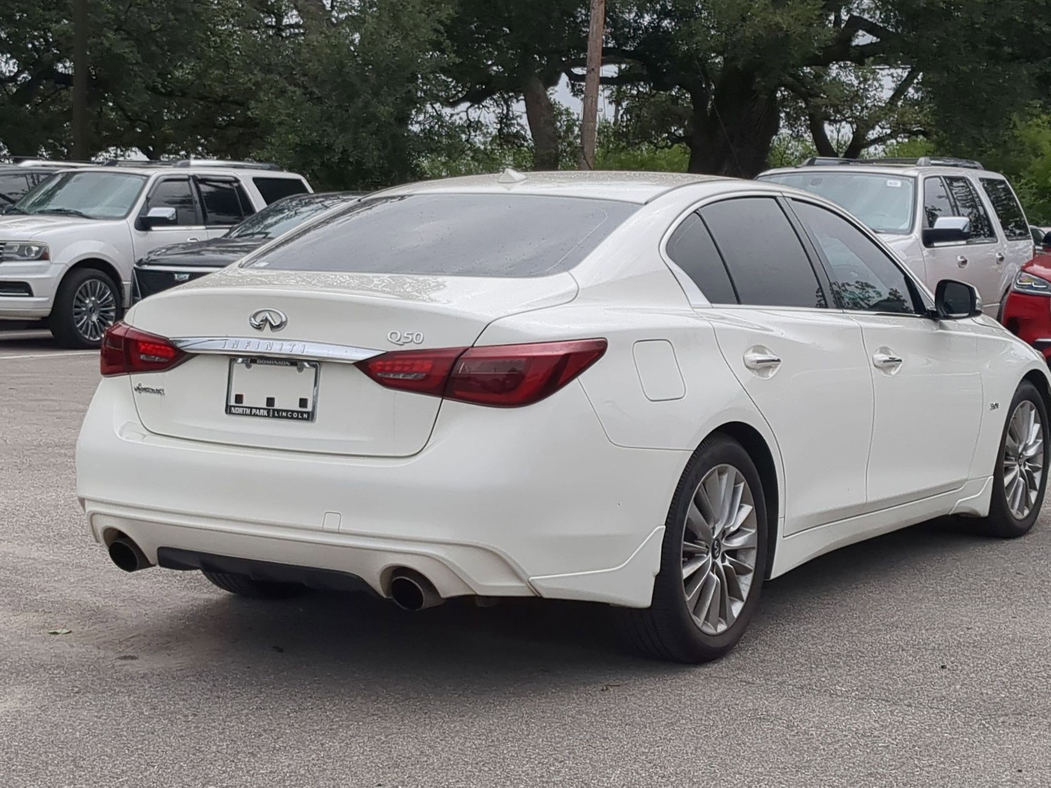 Used 2019 INFINITI Q50 Luxe w/ Essential Package (3.0T Luxe) RWD image 3