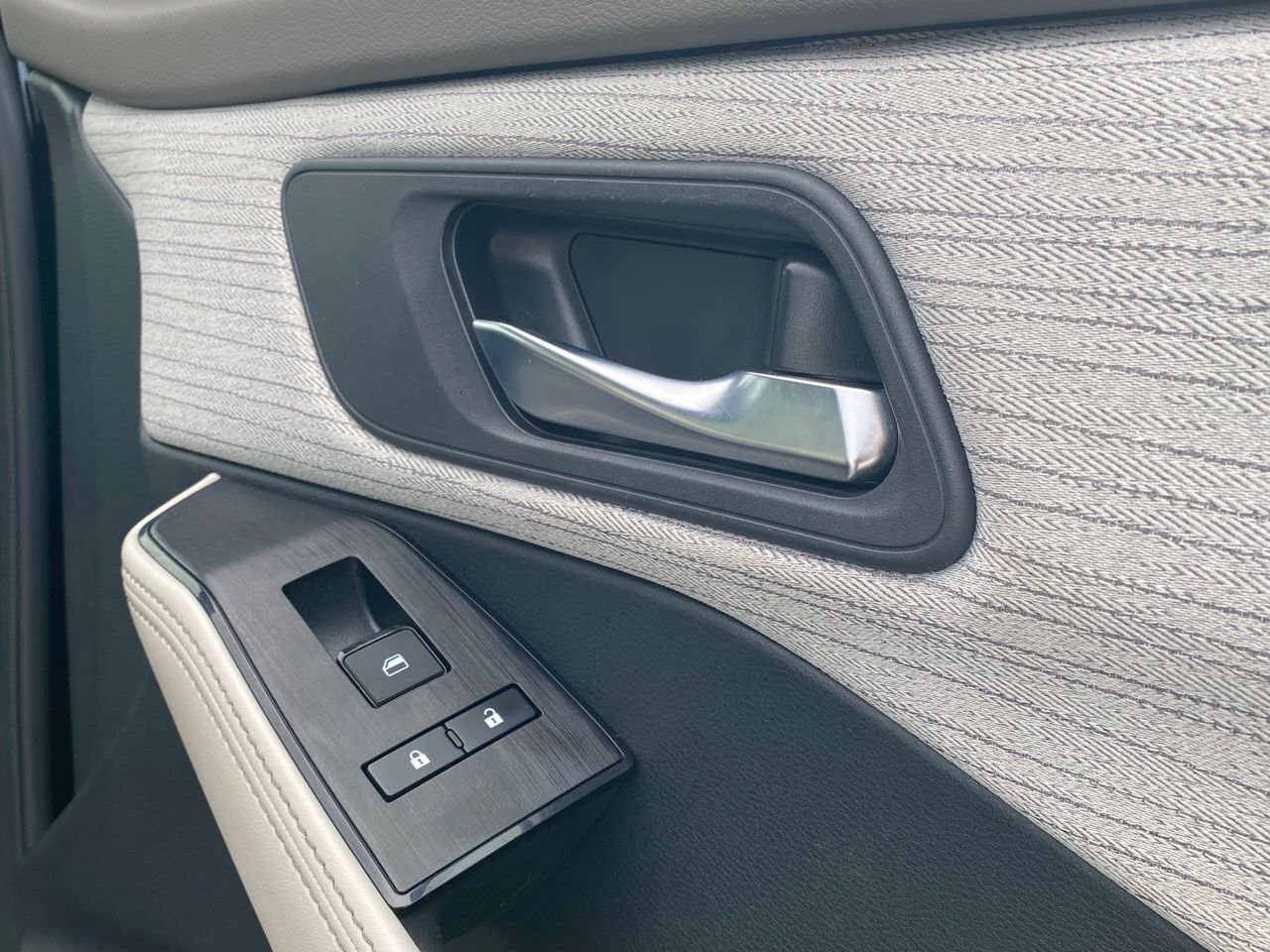 Used 2023 Nissan Rogue SV image 22