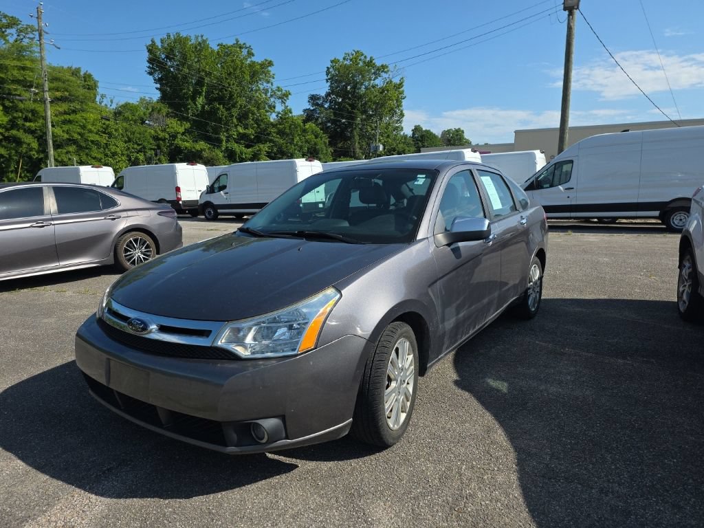 Used 2010 Ford Focus SEL FWD image 1