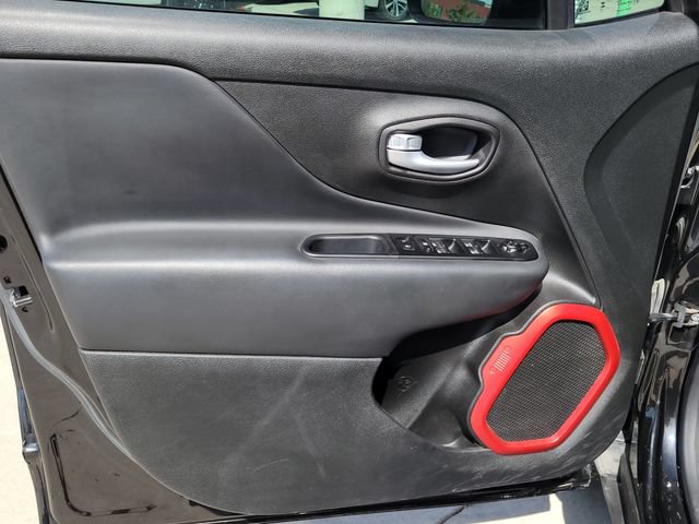 Used 2023 Jeep Renegade Trailhawk AWD/4WD image 7