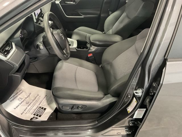 Used 2025 Toyota RAV4 XLE AWD/4WD image 11