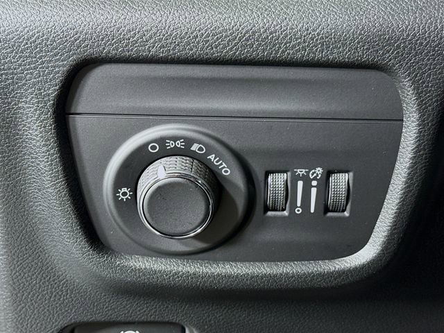 New 2025 Jeep Grand Cherokee Laredo image 10