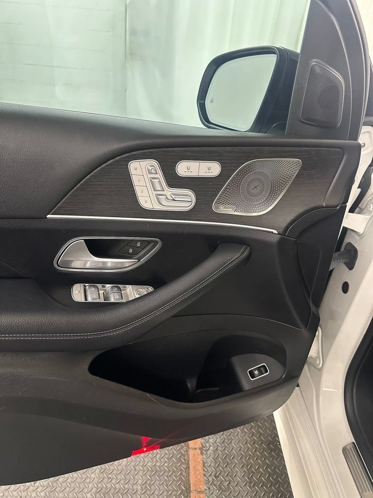 Used 2022 Mercedes-Benz GLE 350 4MATIC w/ AMG Line Exterior image 9