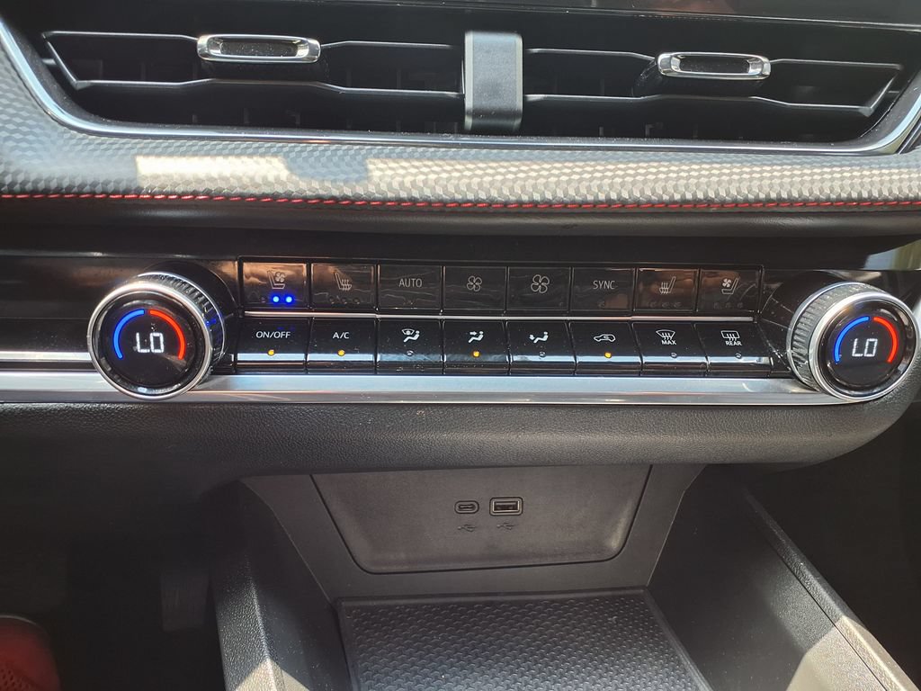 Used 2025 Chevrolet Equinox RS w/ Convenience Package III FWD image 30