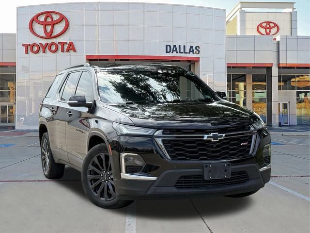 Used 2022 Chevrolet Traverse RS FWD image 1