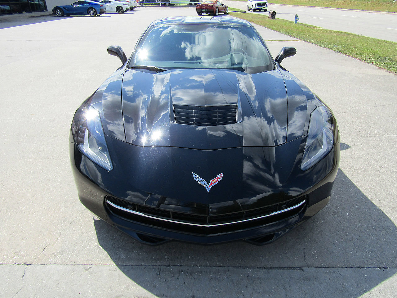 Used 2017 Chevrolet Corvette Stingray Coupe w/ 3LT Preferred Equipment Group RWD image 2