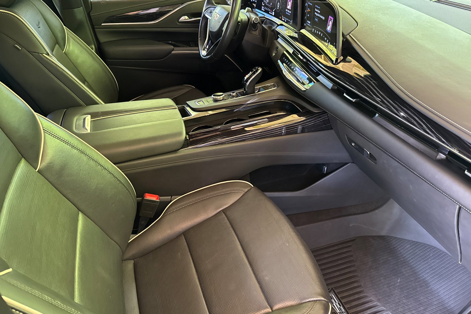 Used 2023 Cadillac Escalade ESV Sport w/ Touring Package AWD/4WD image 21