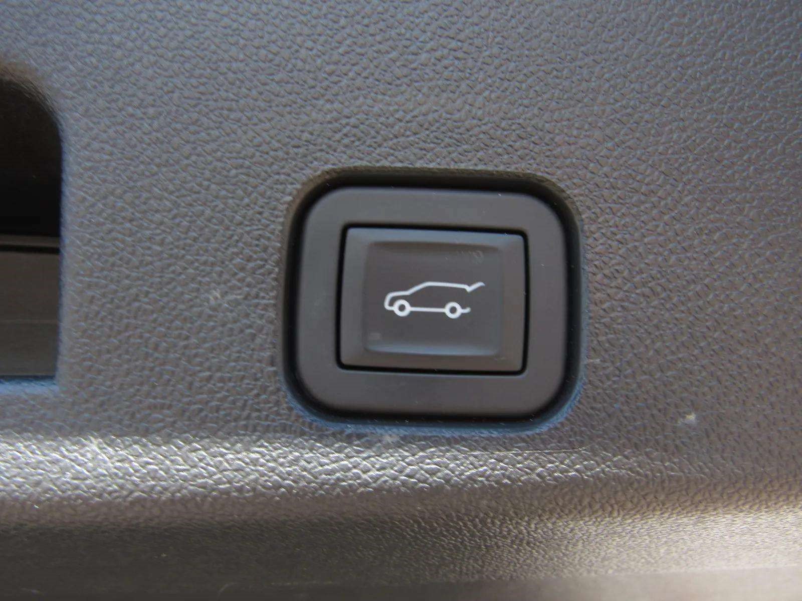 Used 2026 Chevrolet Traverse LT w/ Driver Confidence Package AWD/4WD image 14
