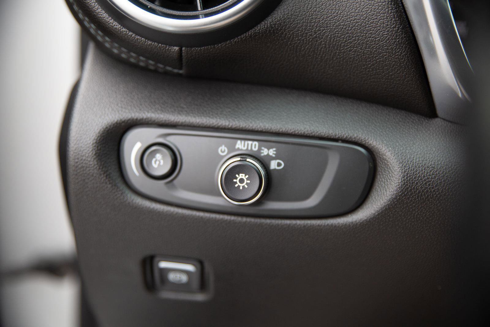 Used 2020 Chevrolet Blazer LT image 19