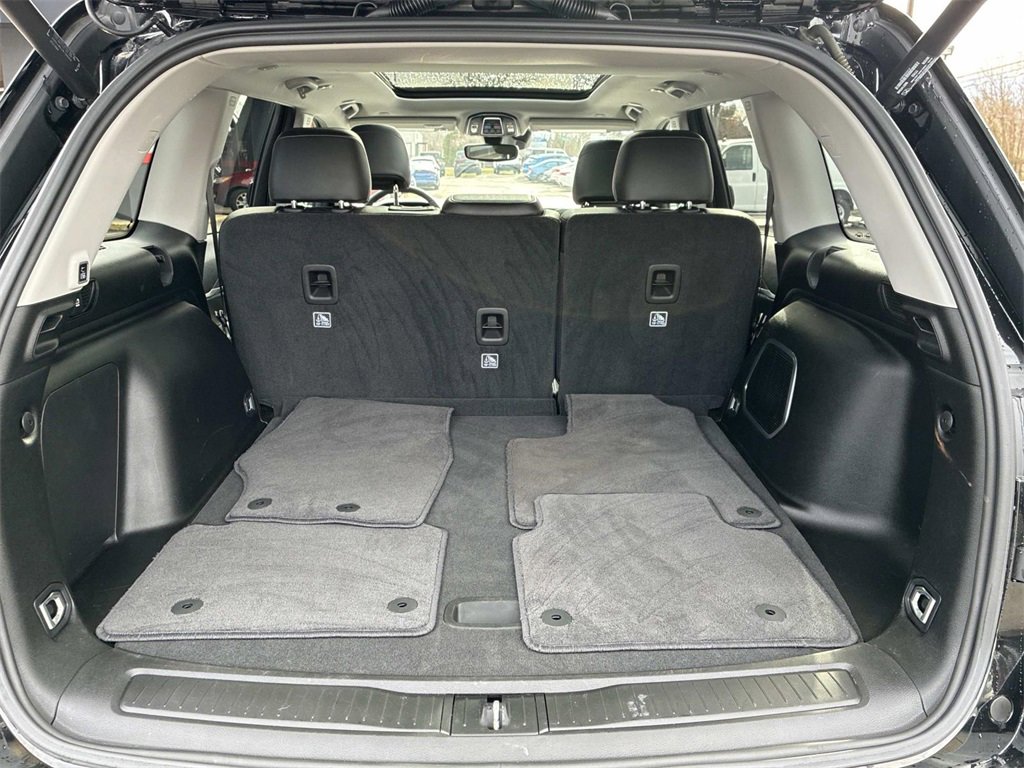 Used 2023 Jeep Grand Cherokee 4WD 4xe image 14