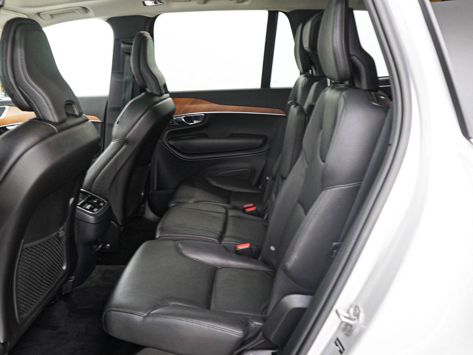 Used 2022 Volvo XC90 T6 Momentum w/ Climate Package image 19