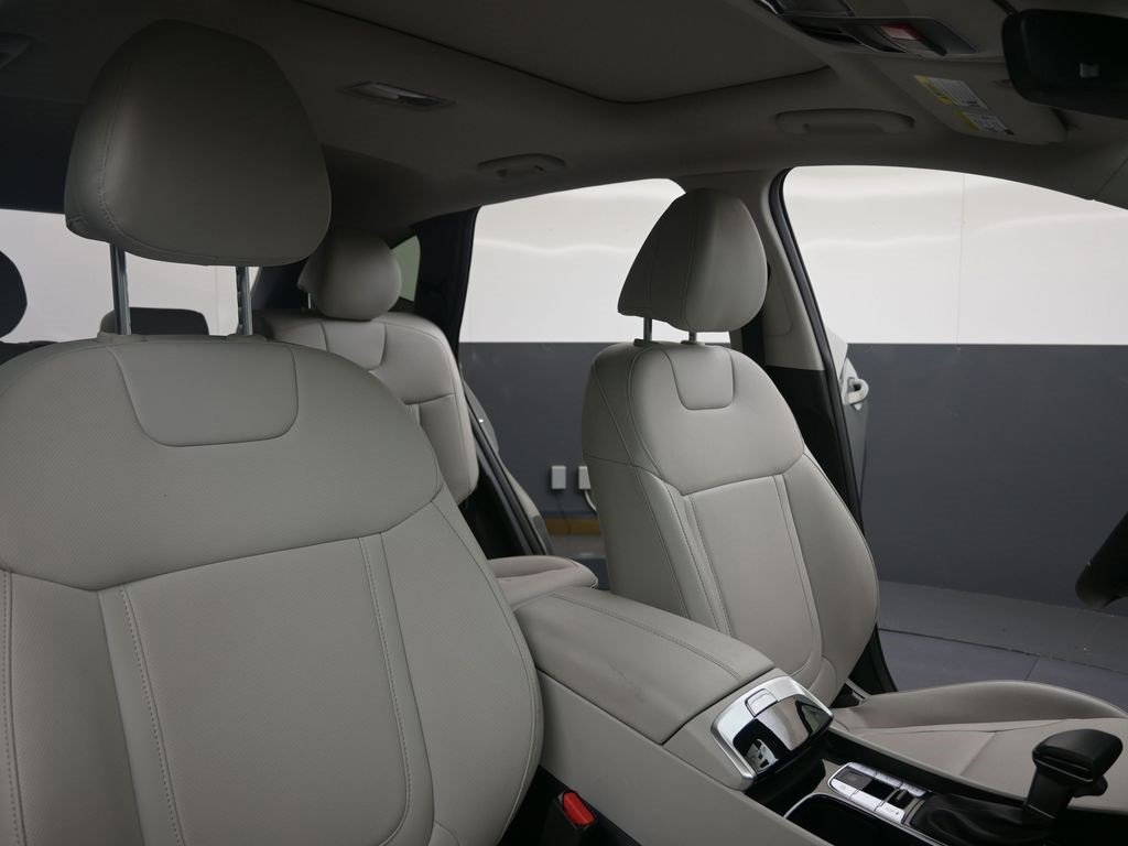 Certified 2025 Hyundai Tucson SEL image 13