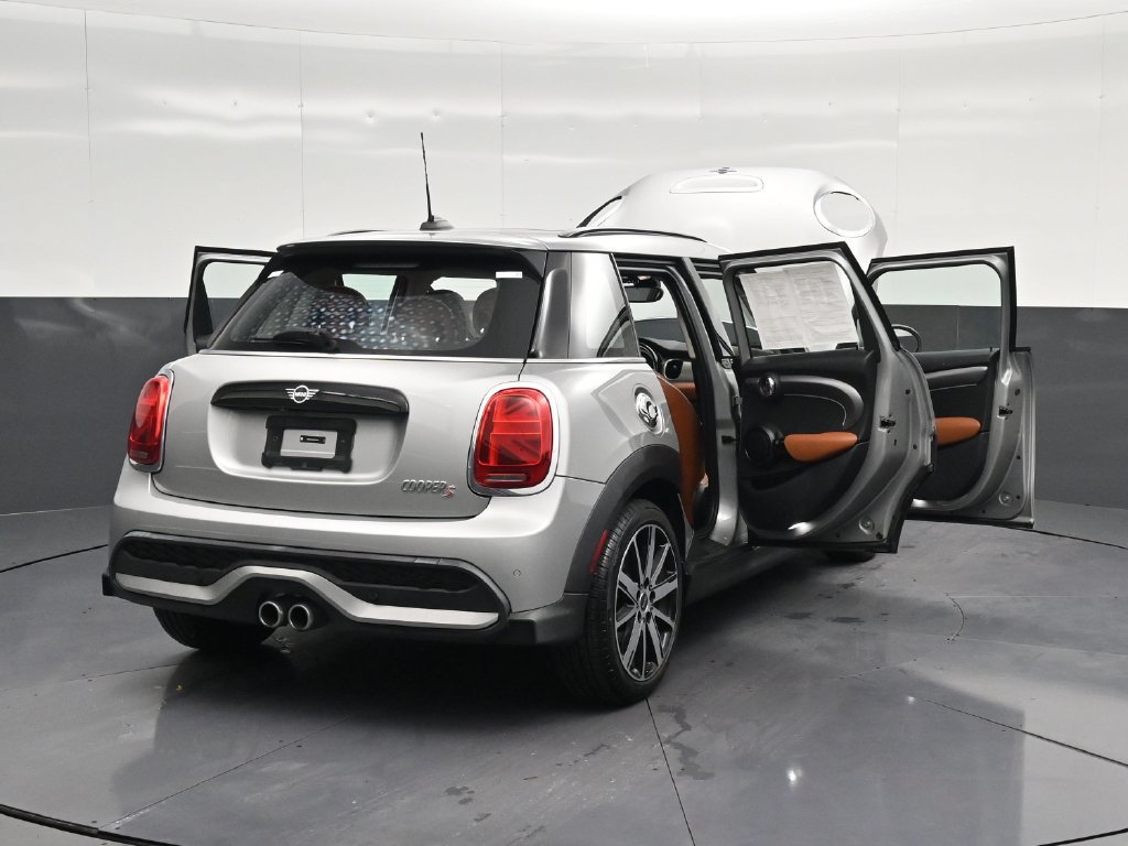 Used 2024 MINI Cooper S w/ Signature Upholstery Package FWD image 35
