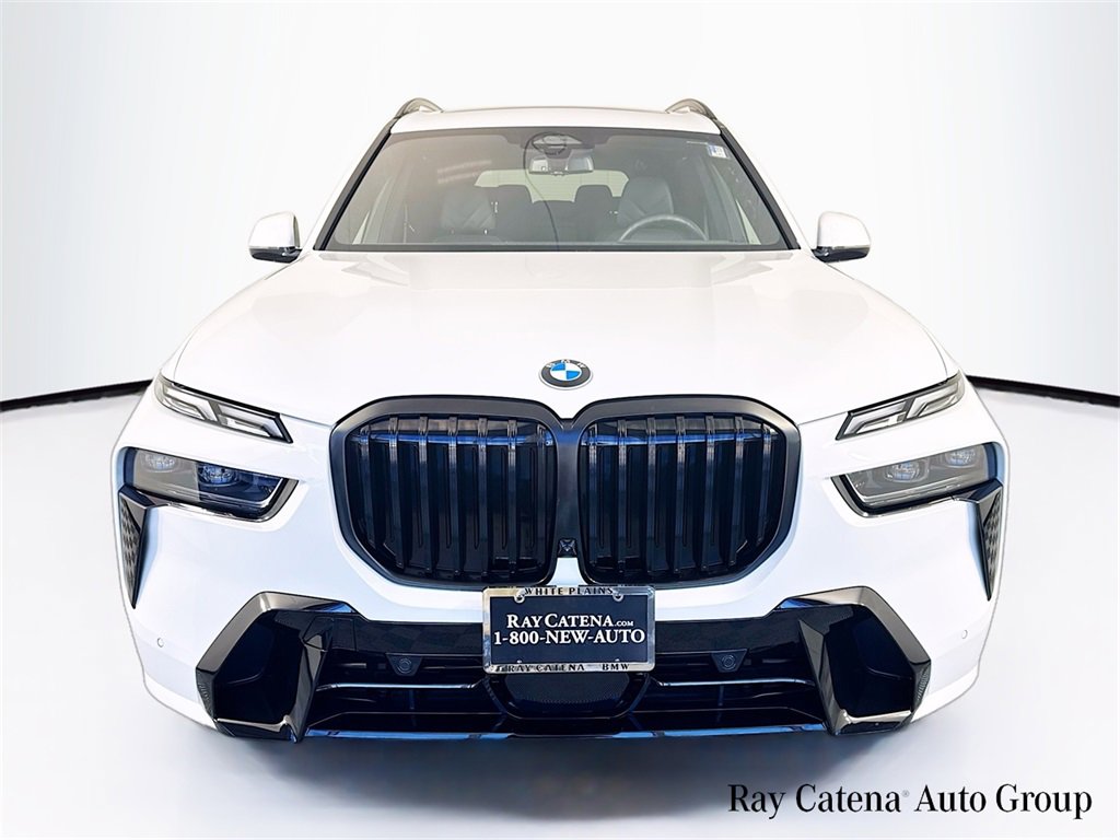 Used 2026 BMW X7 xDrive40i w/ Executive Package image 2