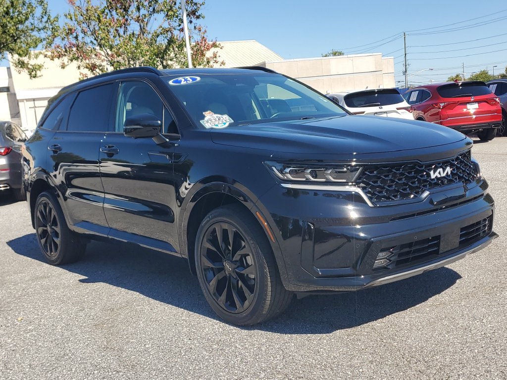 Used 2023 Kia Sorento SX AWD/4WD image 3