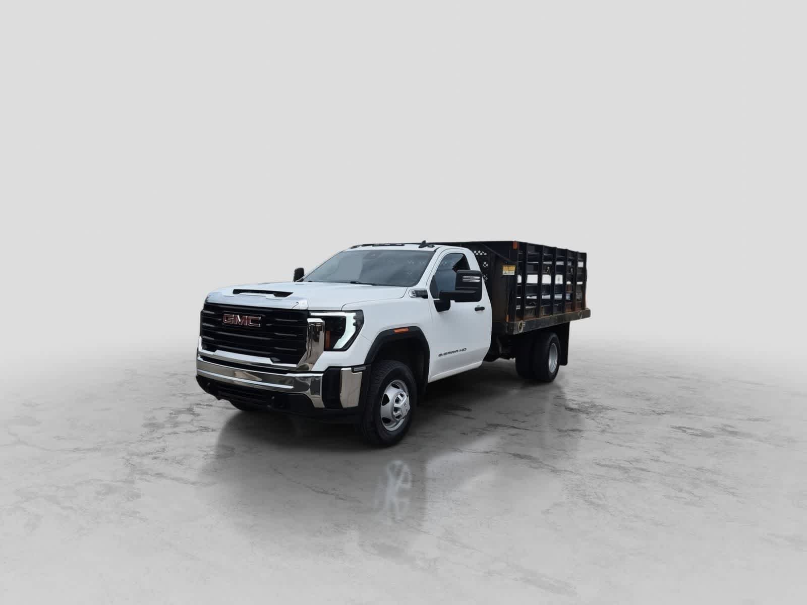 Used 2024 GMC Sierra 3500 Pro w/ Convenience Package AWD/4WD image 4