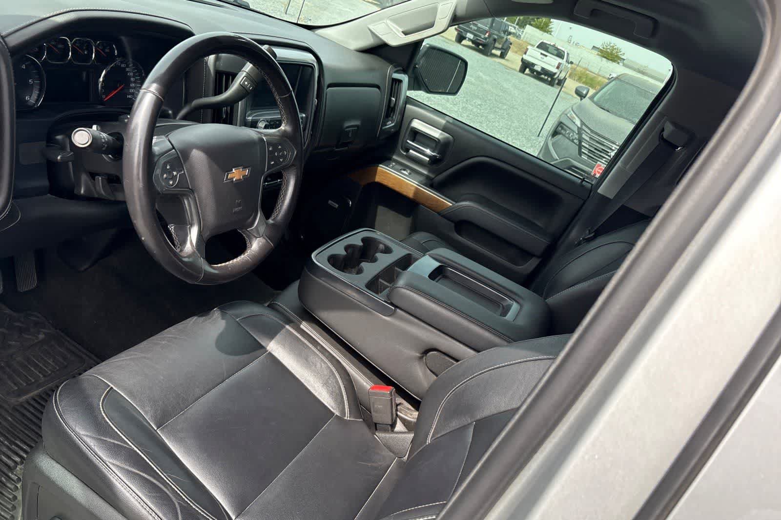 Used 2018 Chevrolet Silverado 1500 LTZ w/ Sport Package AWD/4WD image 14