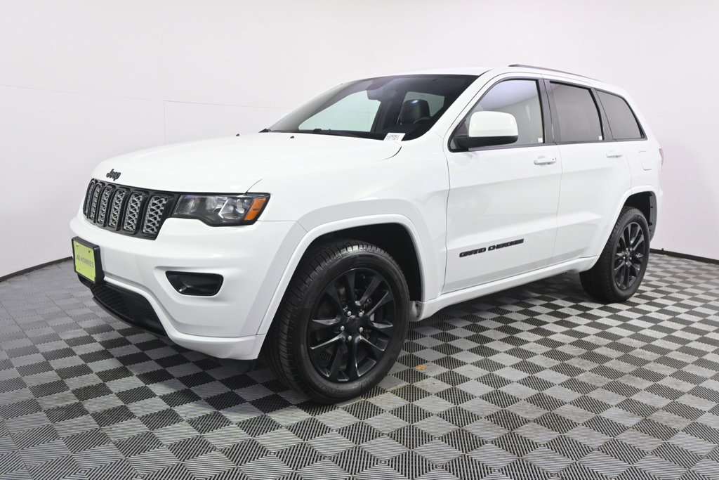 Used 2020 Jeep Grand Cherokee Altitude AWD/4WD image 2