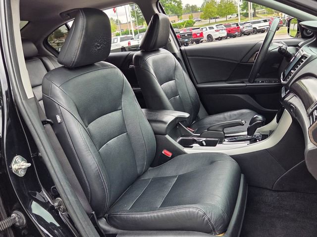 Used 2016 Honda Accord Touring image 17