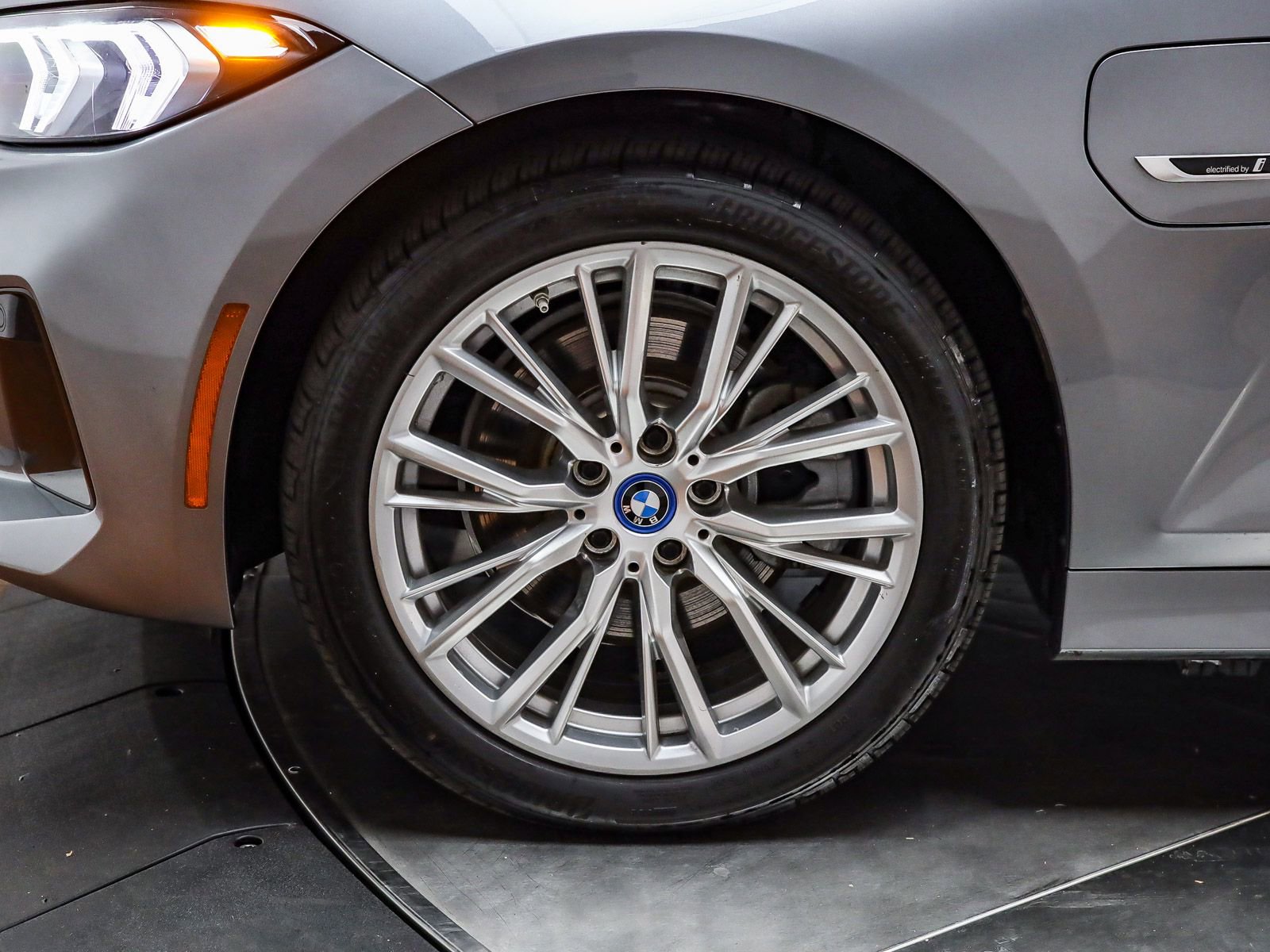 Used 2023 BMW 330e w/ Driving Assistance Package RWD image 18