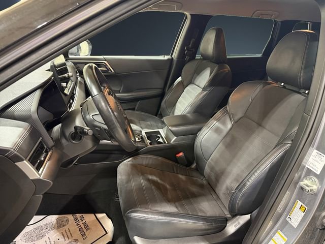 Used 2023 Mitsubishi Outlander SE image 9