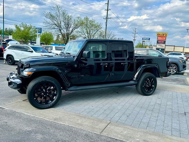 Used 2023 Jeep Gladiator Overland AWD/4WD image 3
