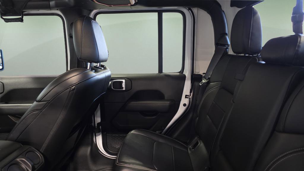 Used 2020 Jeep Gladiator Overland image 15