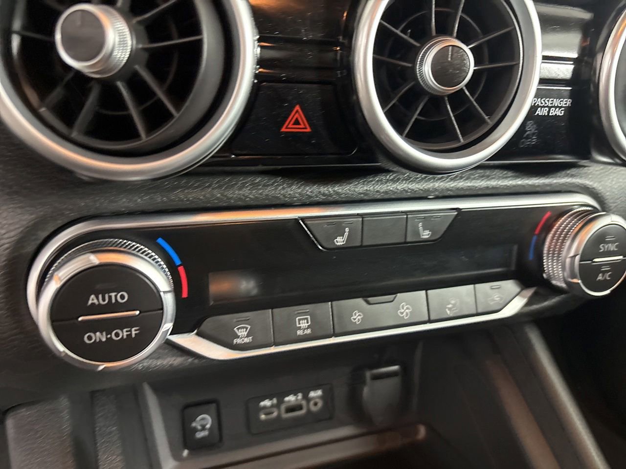 Used 2024 Nissan Sentra SR FWD image 15