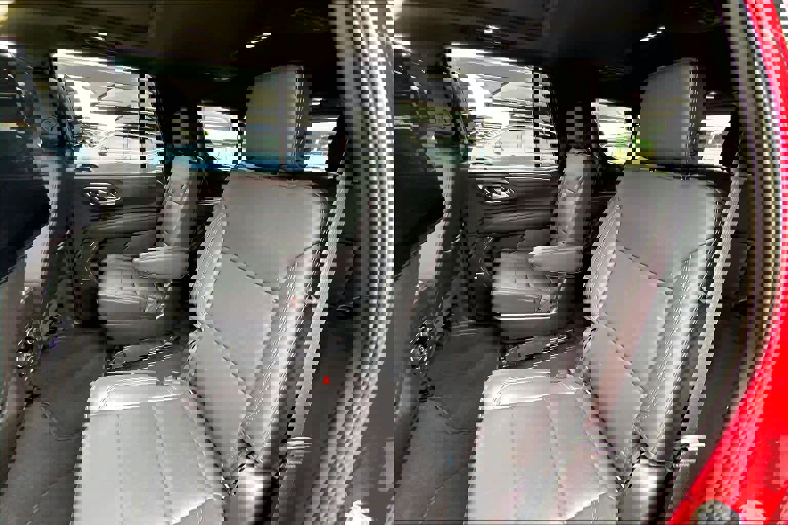 Used 2021 Chevrolet Tahoe Z71 w/ Luxury Package AWD/4WD image 20