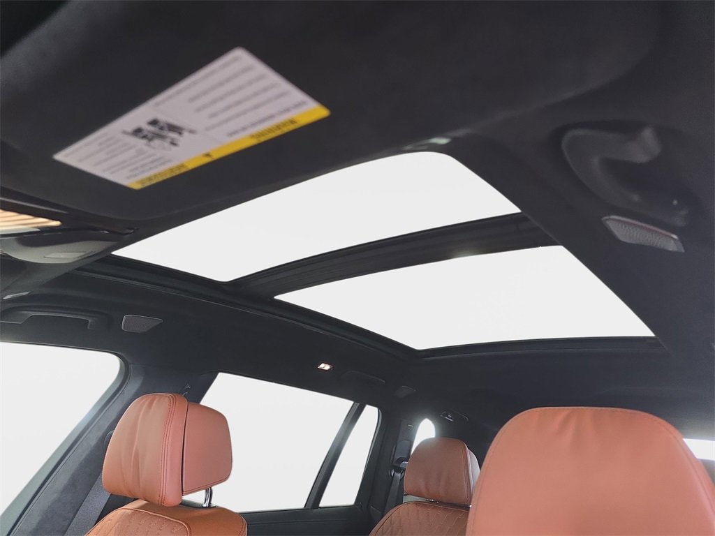 New 2026 BMW X7 M60i image 18