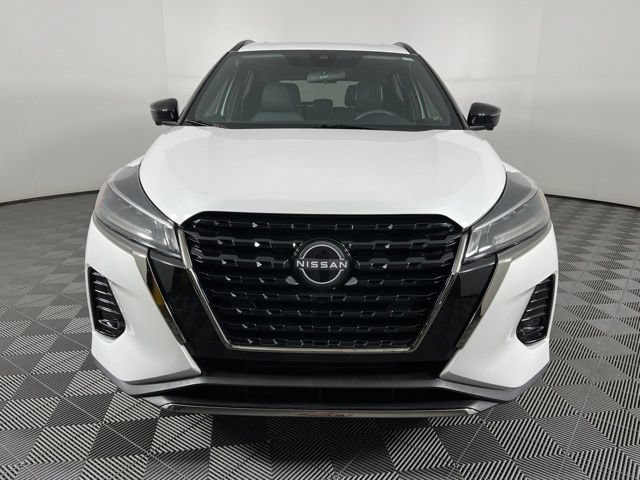 Used 2024 Nissan Kicks SR w/ SR Premium Package FWD image 5