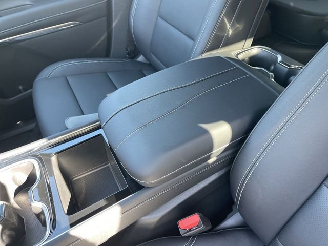 New 2026 Chevrolet Traverse LT w/ Driver Confidence Package AWD/4WD image 21