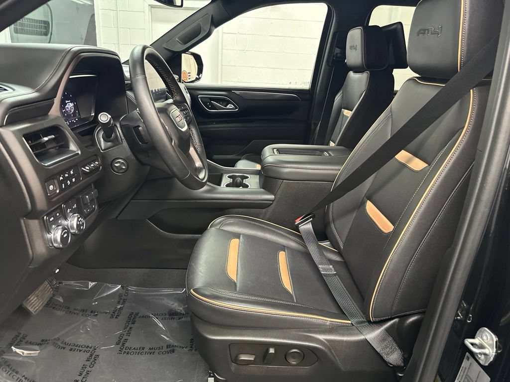 Used 2024 GMC Yukon XL AT4 w/ Technology Package AWD/4WD image 18